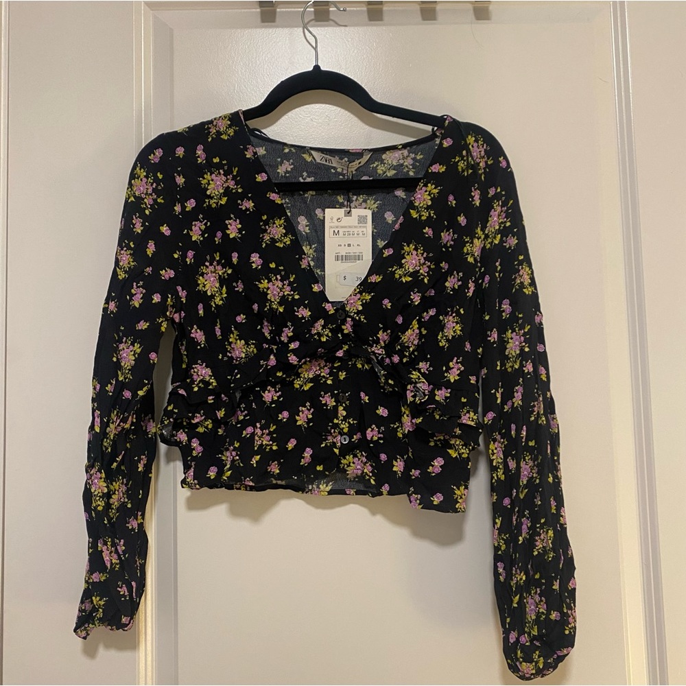 NWT ZARA PRINT CROP TOP
MULTICOLORED SIZE MEDIUM